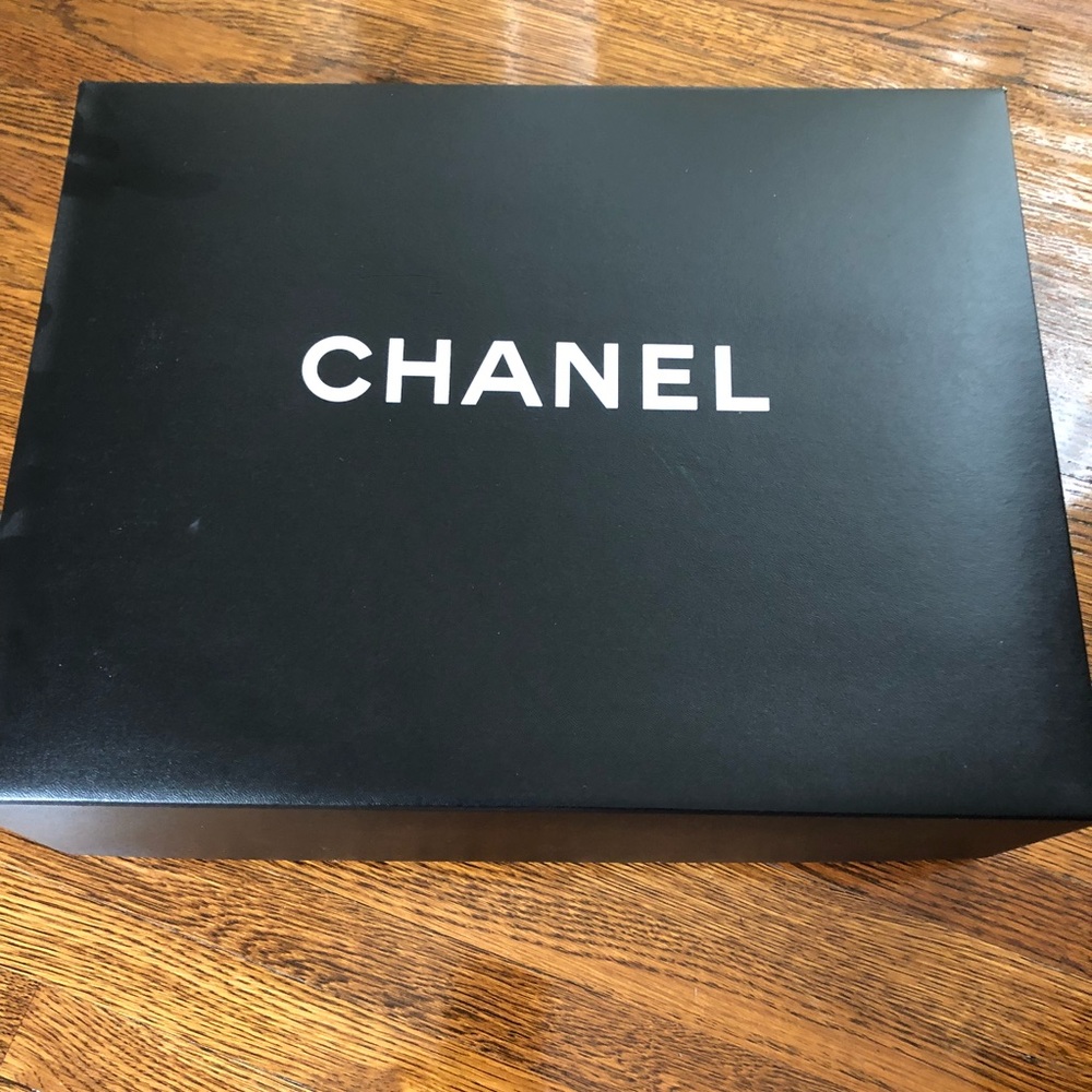 Brand new salmon Chanel quilted ligne bowler bag. - Picture 8 of 8